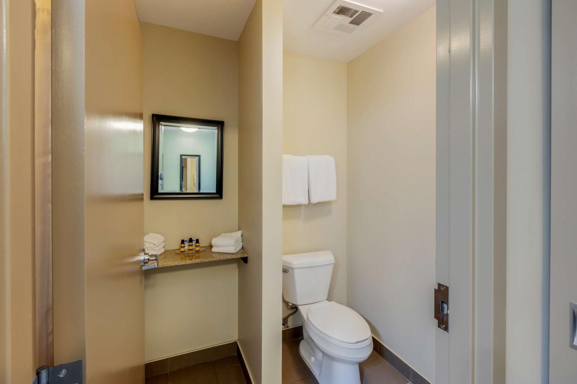 Best Western Plus Walkerton Hotel & Conference Centre Exterior foto